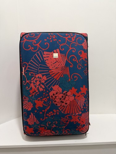 Tripp large suitcase wheel - tripp,